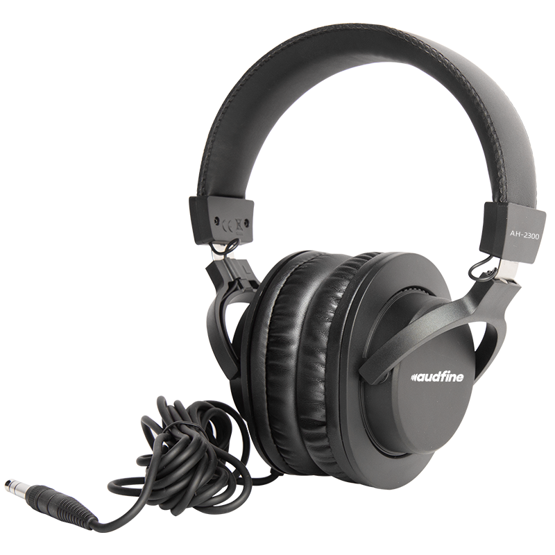 HEADPHONES 